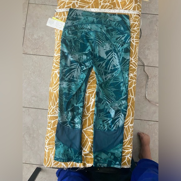 All in motion -xs-green leggings - Picture 2 of 7